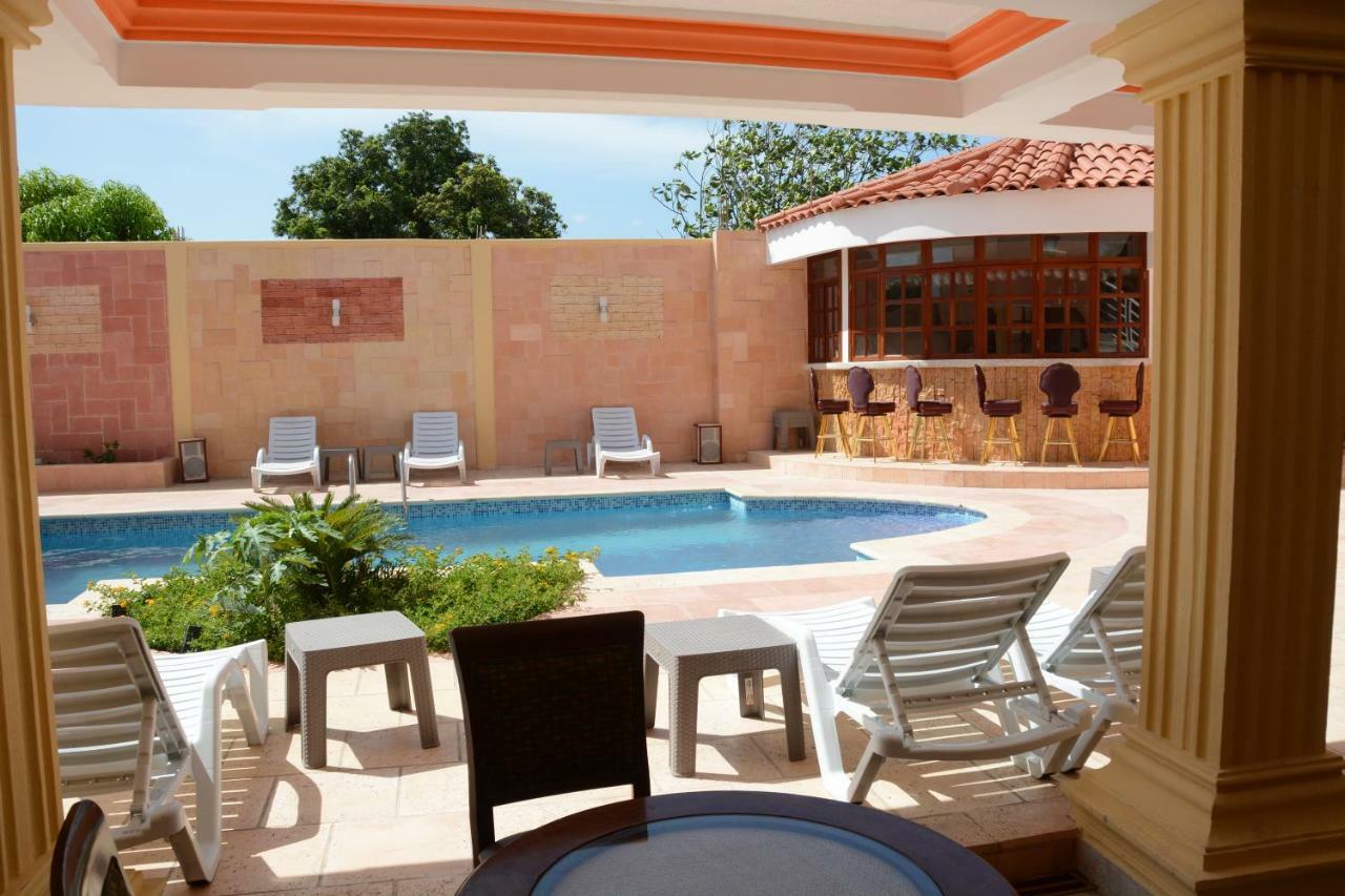 Hotel Tabarre 'S Palace Port-au-Prince Buitenkant foto