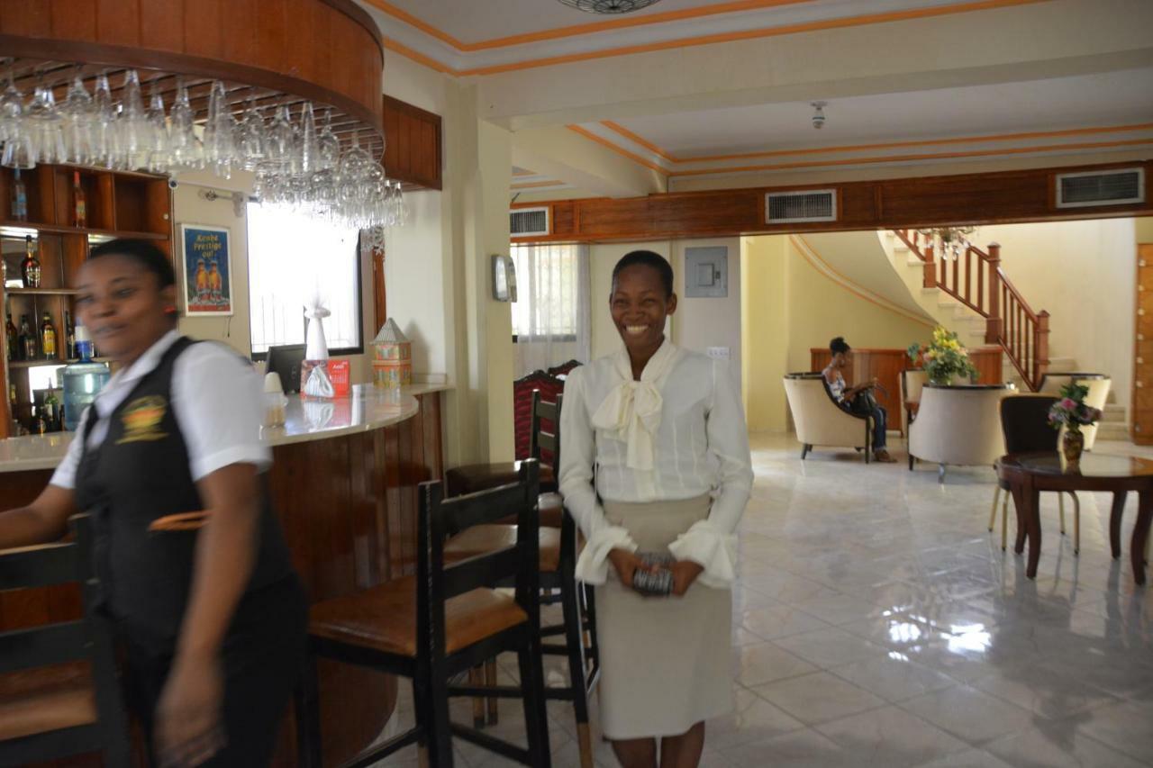Hotel Tabarre 'S Palace Port-au-Prince Buitenkant foto